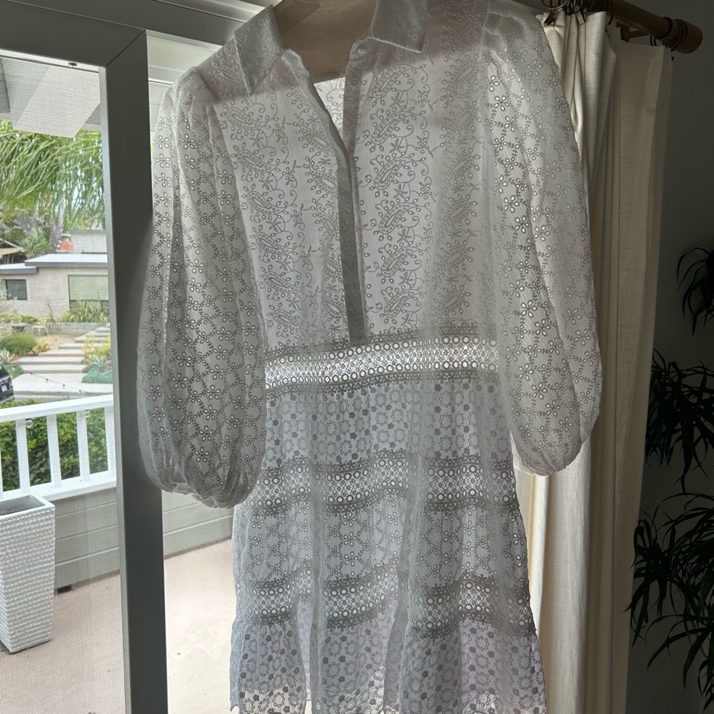 Brand new Alice and Olivia dress. Worn once.